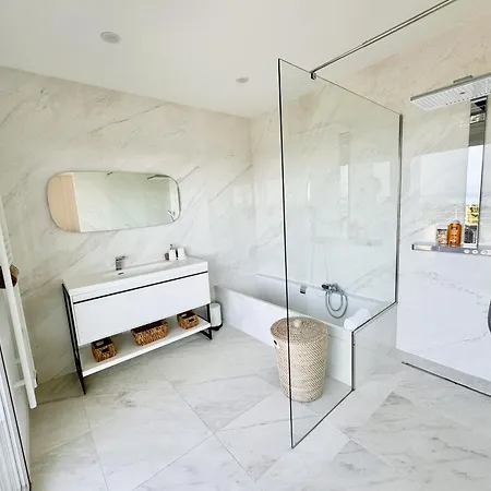 D'exception Piscine Privee Et Vue סן-סיר-סור-מר